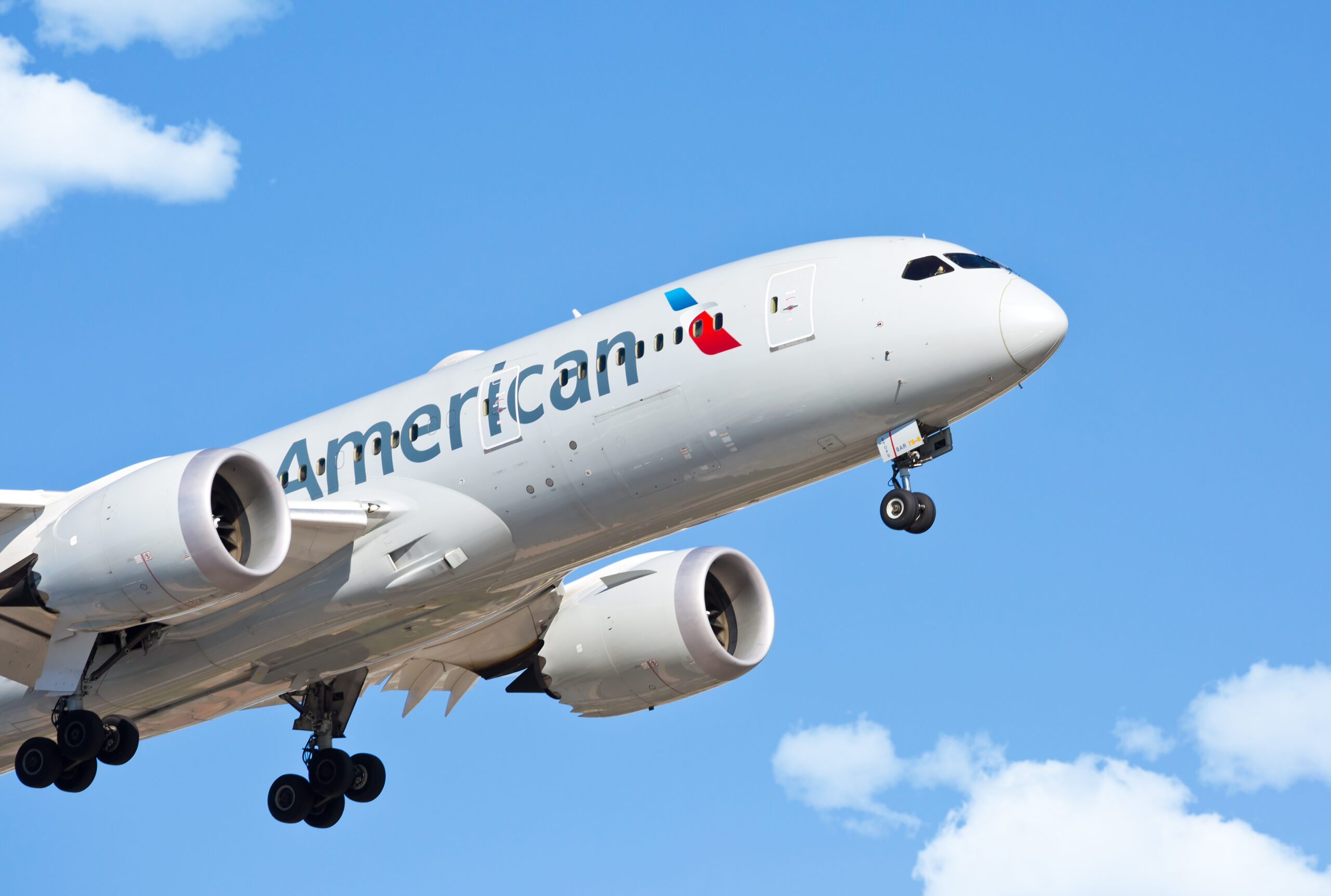 Tech issue grounds American Airlines flights