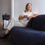 Finnair_Schengen_Business_Lounge_woman_sitting