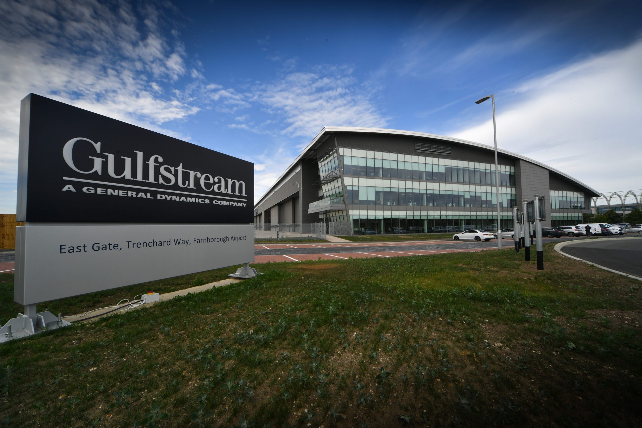 Gulfstream-Opens-Farnborough-Service-Center-scaled