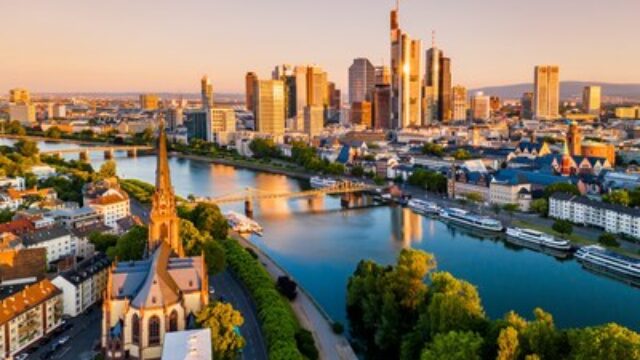 Guttentag, Germany! WestJet directly connects five Canadian cities to Frankfurt through Condor Airlines codeshare agreement (CNW Group/WESTJET, an Alberta Partnership)