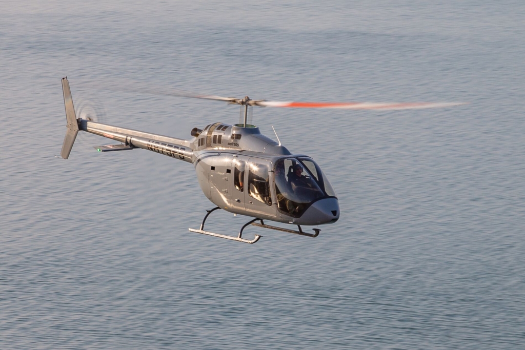 Bell 505 helicopter