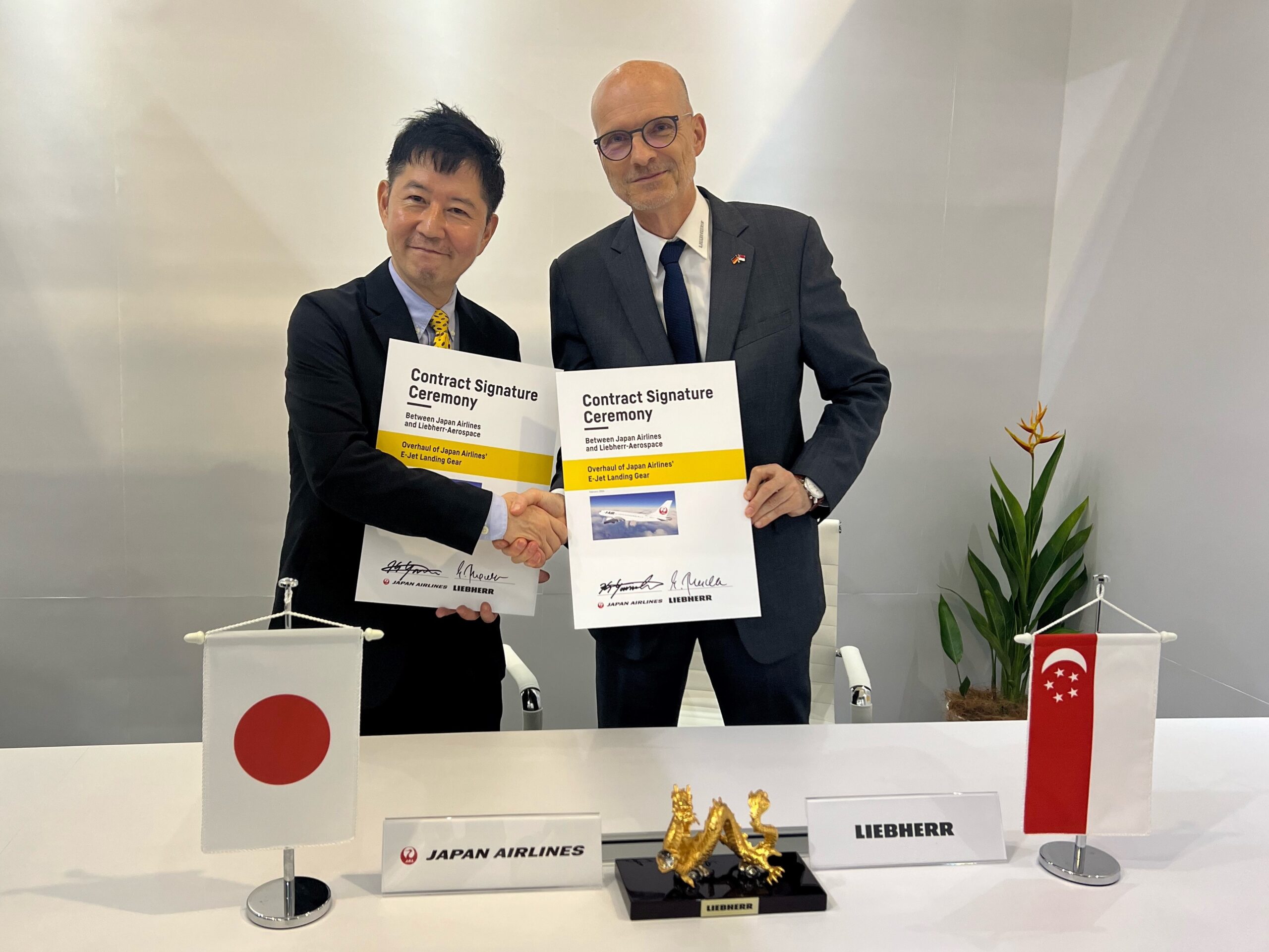 liebherr-aerospace-contract-signing-with-jal-copyright-liebherr-scaled