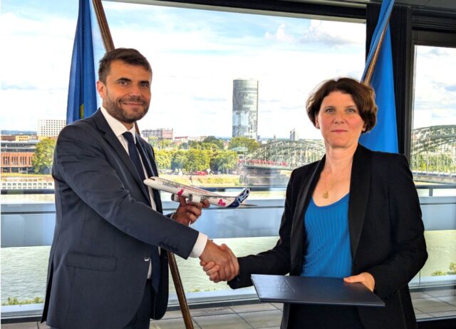 Florian Guillermet, Executive Director of EASA handing over the Type Certificate for the Airbus A321XLR to Isabelle Bloy, Airbus A321XLR Chief Engineer. Photo: EASA