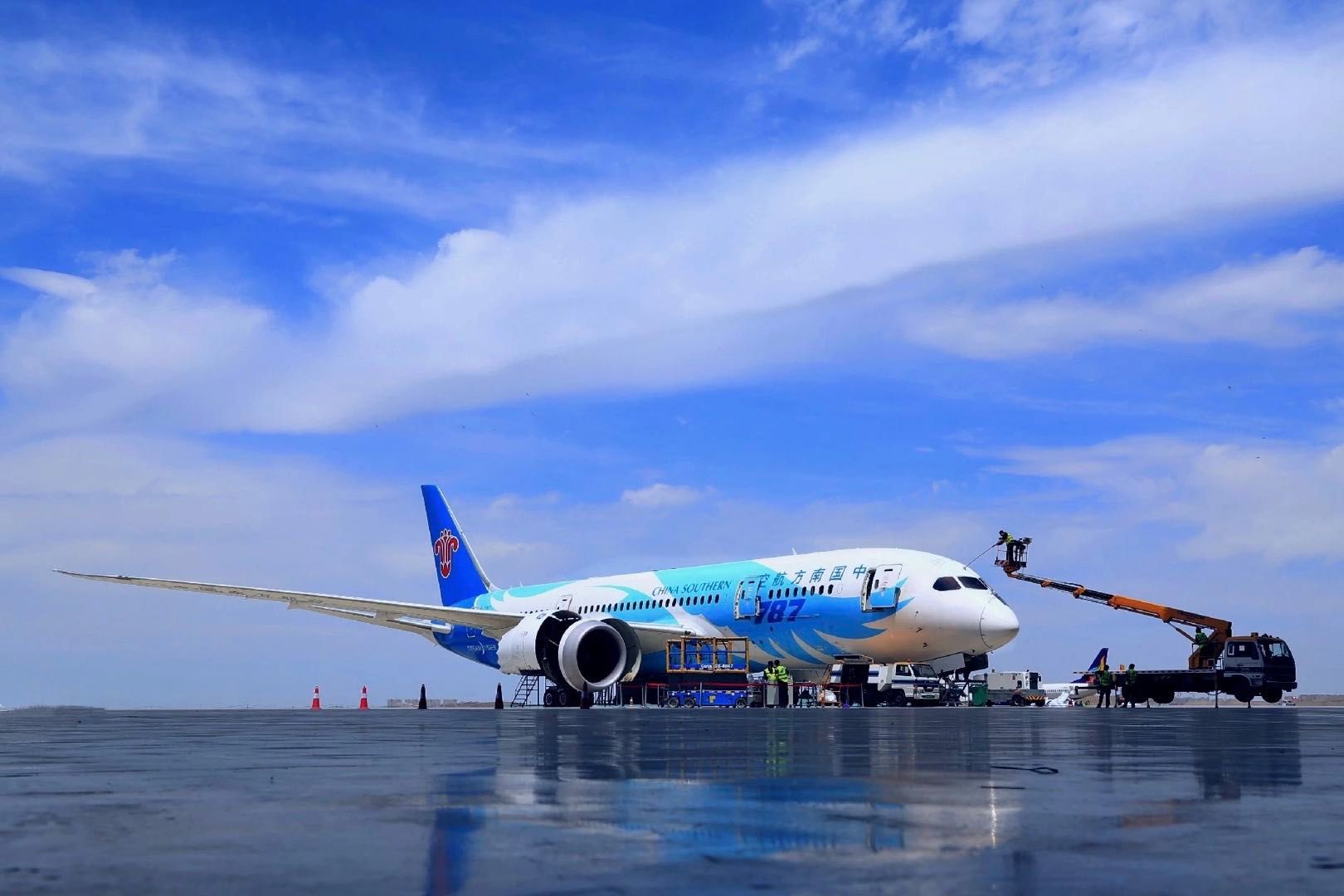 China Southern Airlines Streamlines Fleet: Plans to Sell Boeing 787-8s - News Directory 3