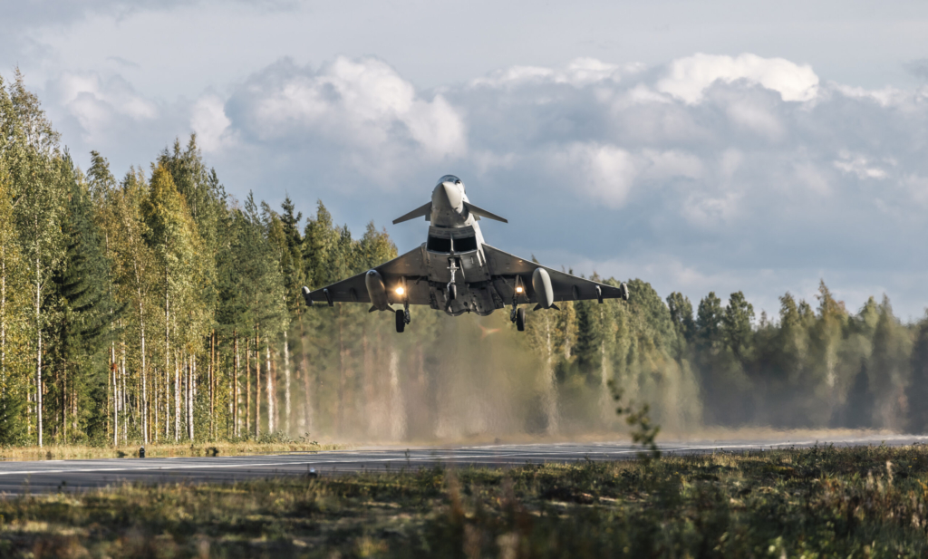 Eurofighter Typhoon doing a road takeoff
