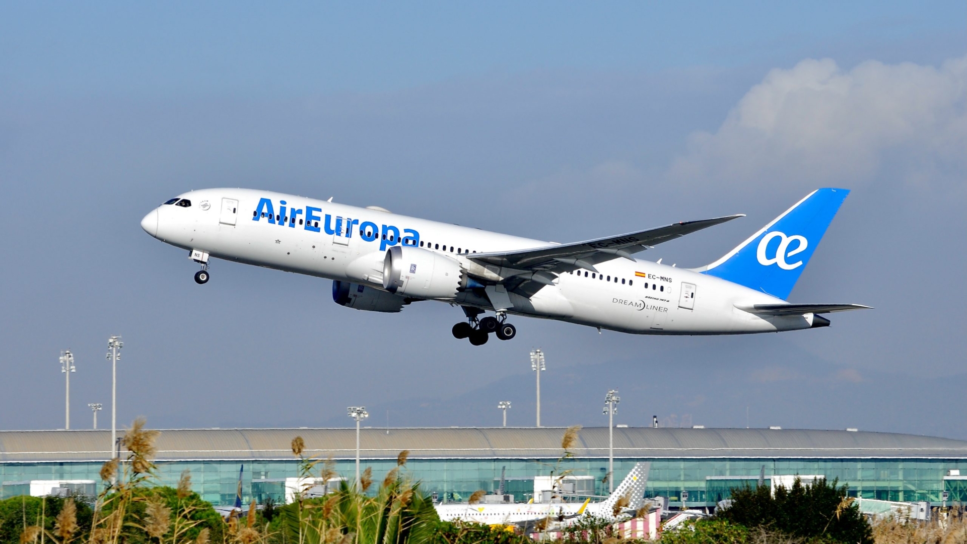 The shortest widebody flights planned for 2026