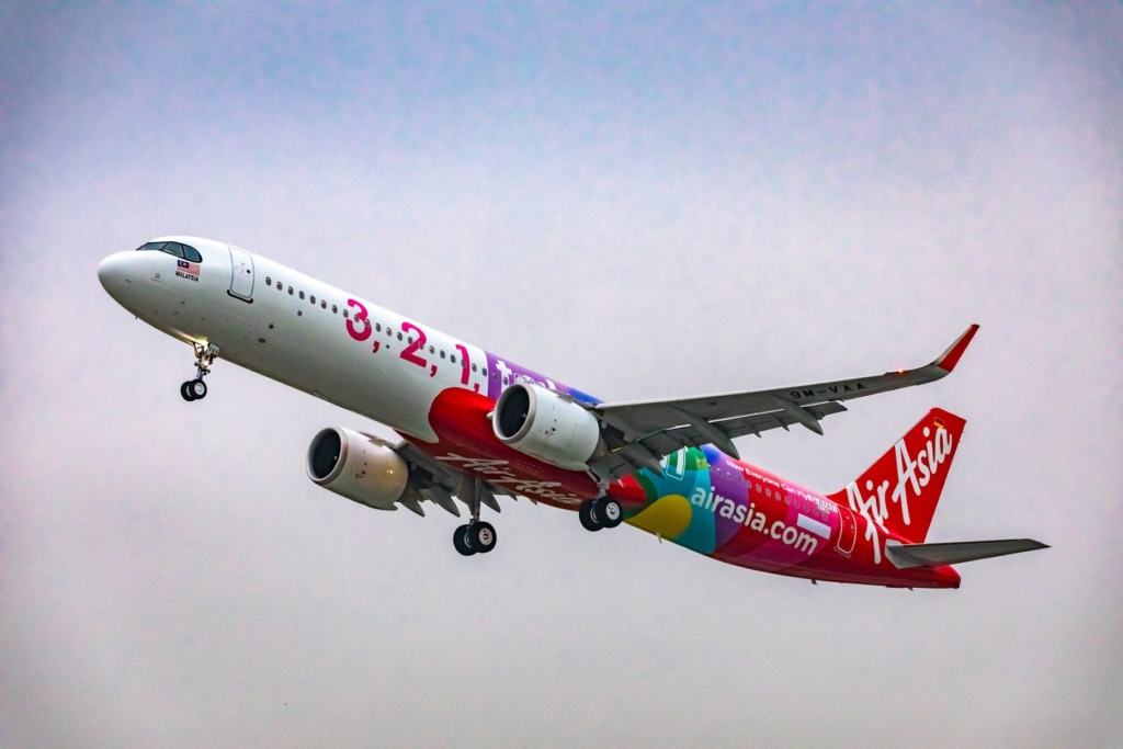 An A321neo as AirAsia orders Airbus A321XLR