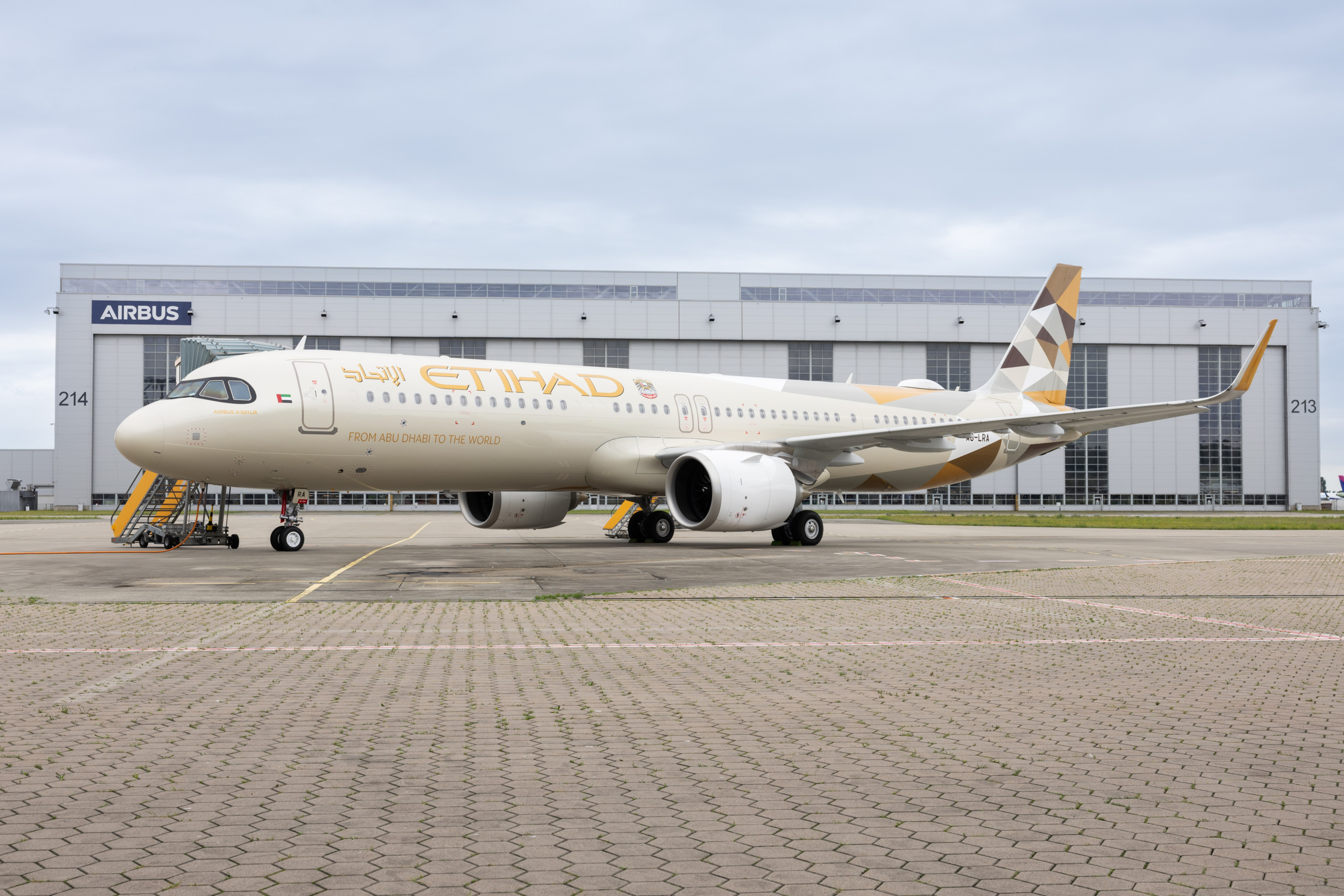 Etihad Airways takes delivery of its first Airbus A321LR in Hamburg.