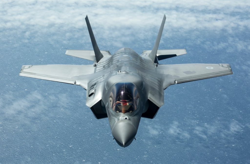 UK F-35 in flight