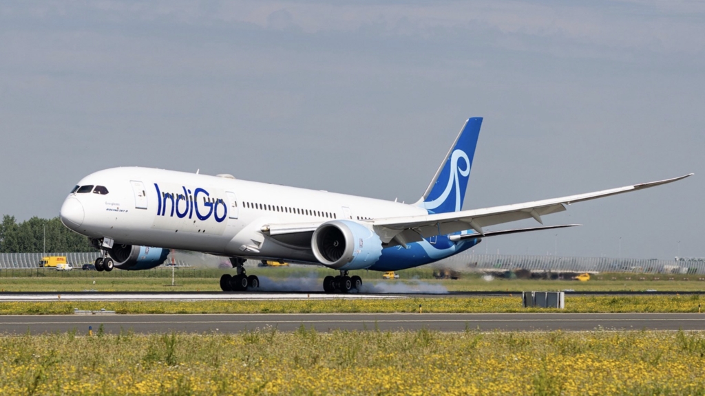 IndiGo Boeing 787 landing at Amsterdam Schiphol with Norse Atlantic tail