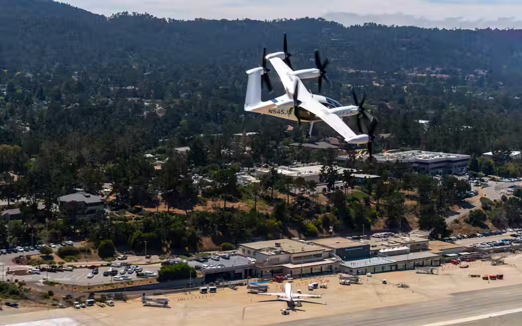 Joby eVTOL flying into MOnterey