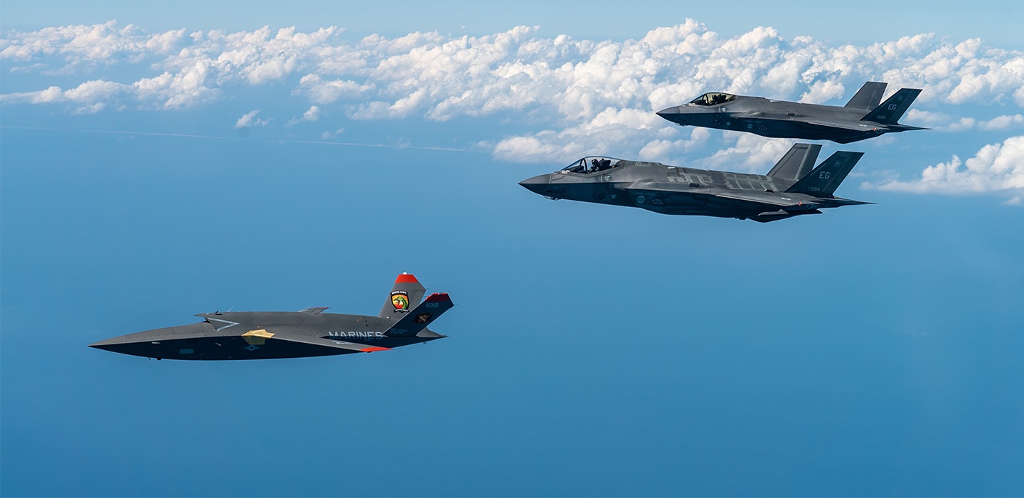 Kratos XQ-58 Valkyrie drone with F-35s
