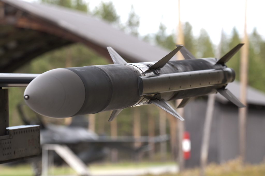 AIM-120 AMRAAM missile