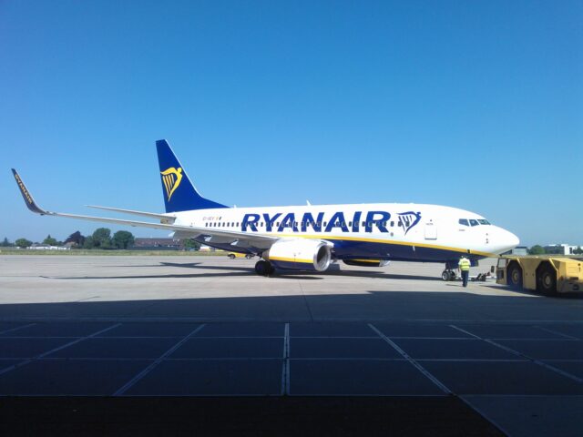 Ryanair Boeing 737 on tow