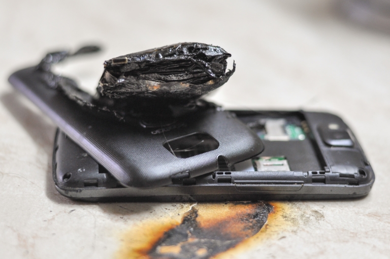 How cabin crew deal with lithium battery fires onboard aircraft