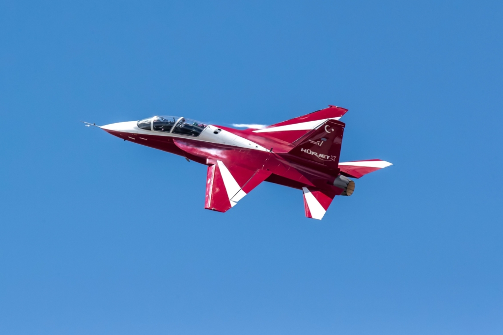 Hürjet flying on test flight