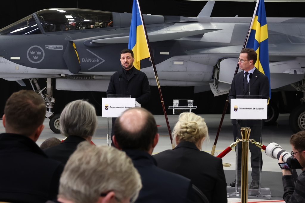 Sweden and Ukraine sign for Saab Gripen