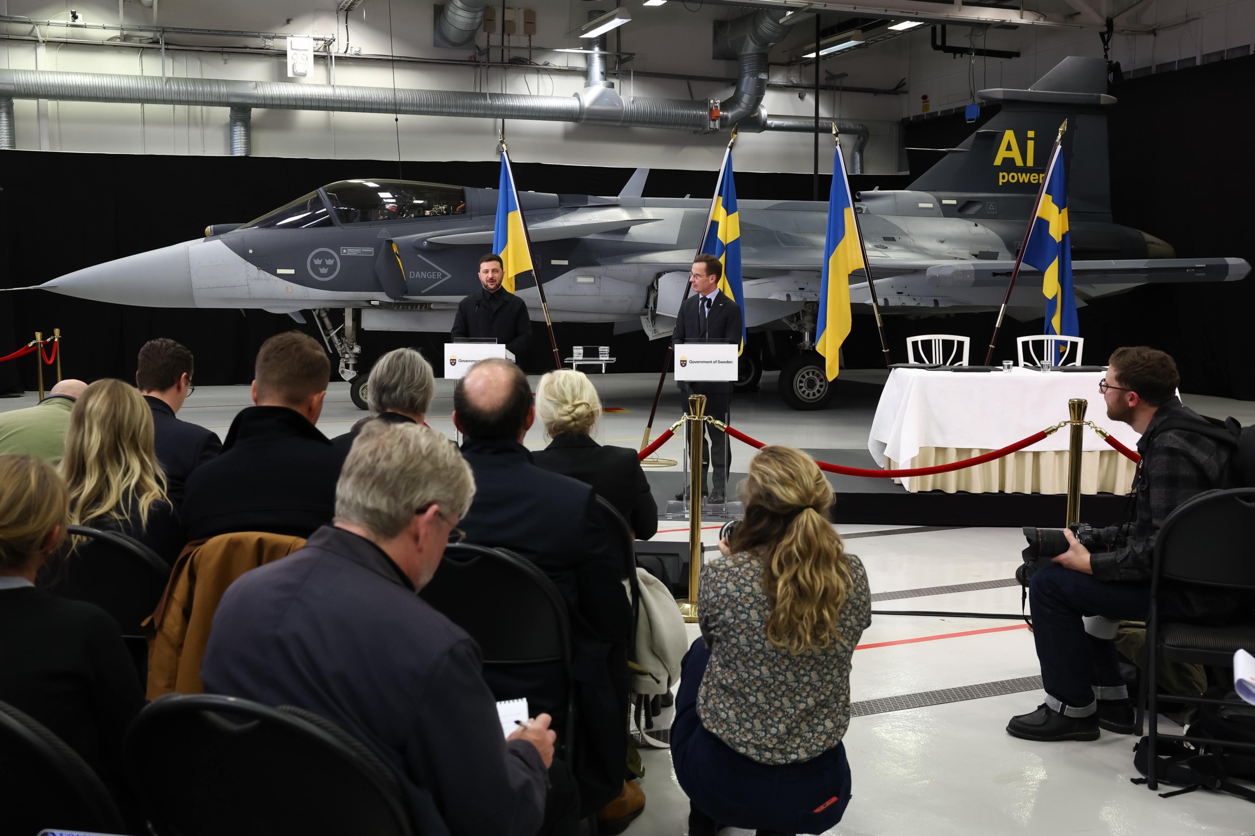 Sweden and Ukraine sign for Saab Gripen