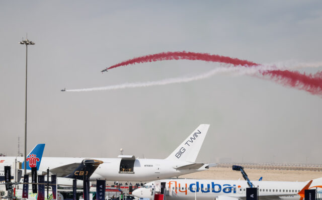 Dubai Airshow 2025 flying display
