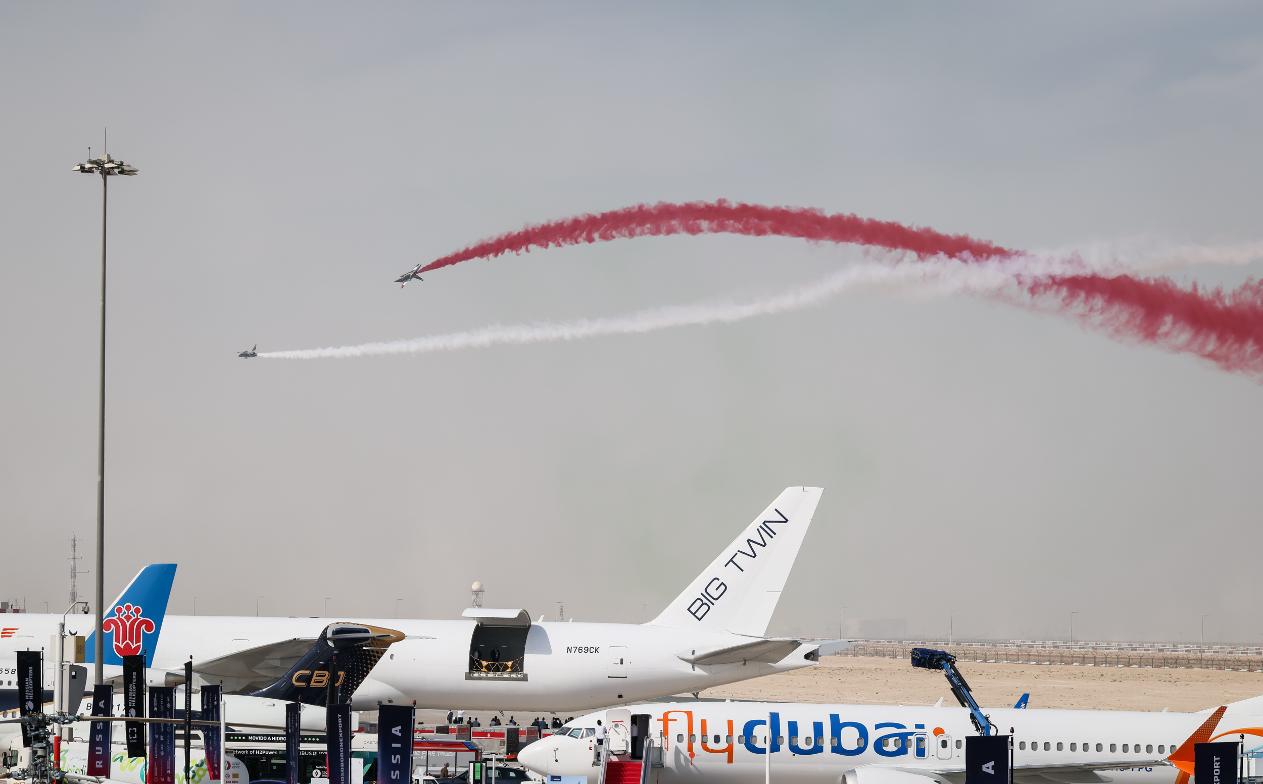 Dubai Airshow 2025 flying display