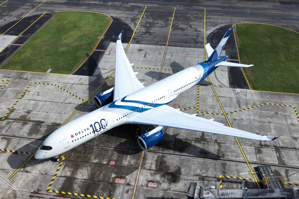 Delta centennial livery