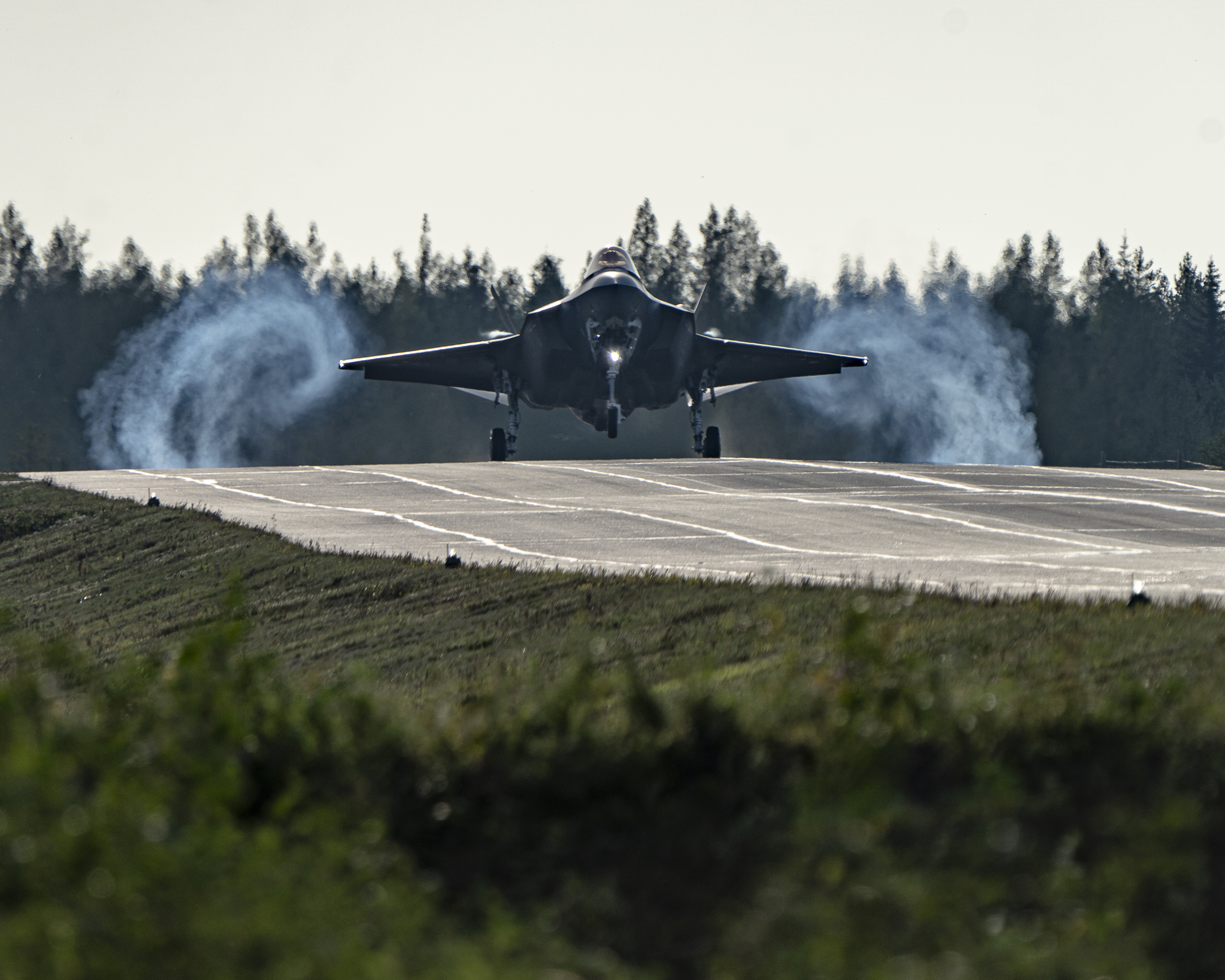 F-35s land on Finnish highway