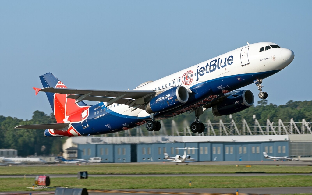 JetBlue Airbus A320 blue monster red sox livery