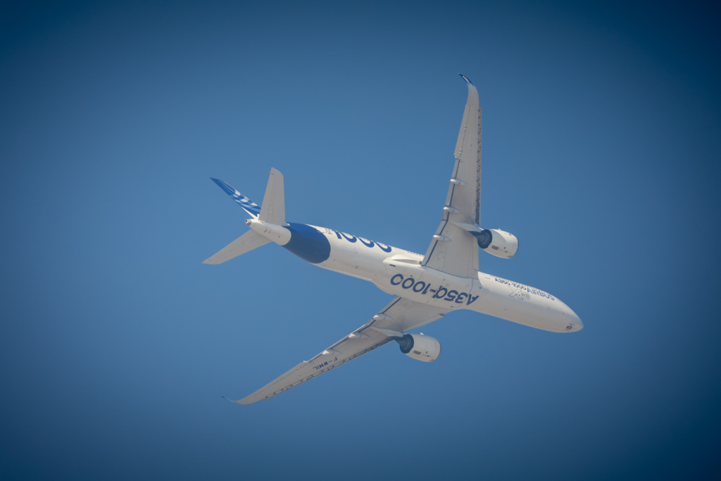 Airbus A350 at Dubai Airshow 2025 flying display 