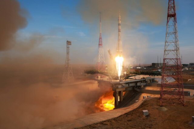 Roscomos Soyuz blasting off from Baikonur