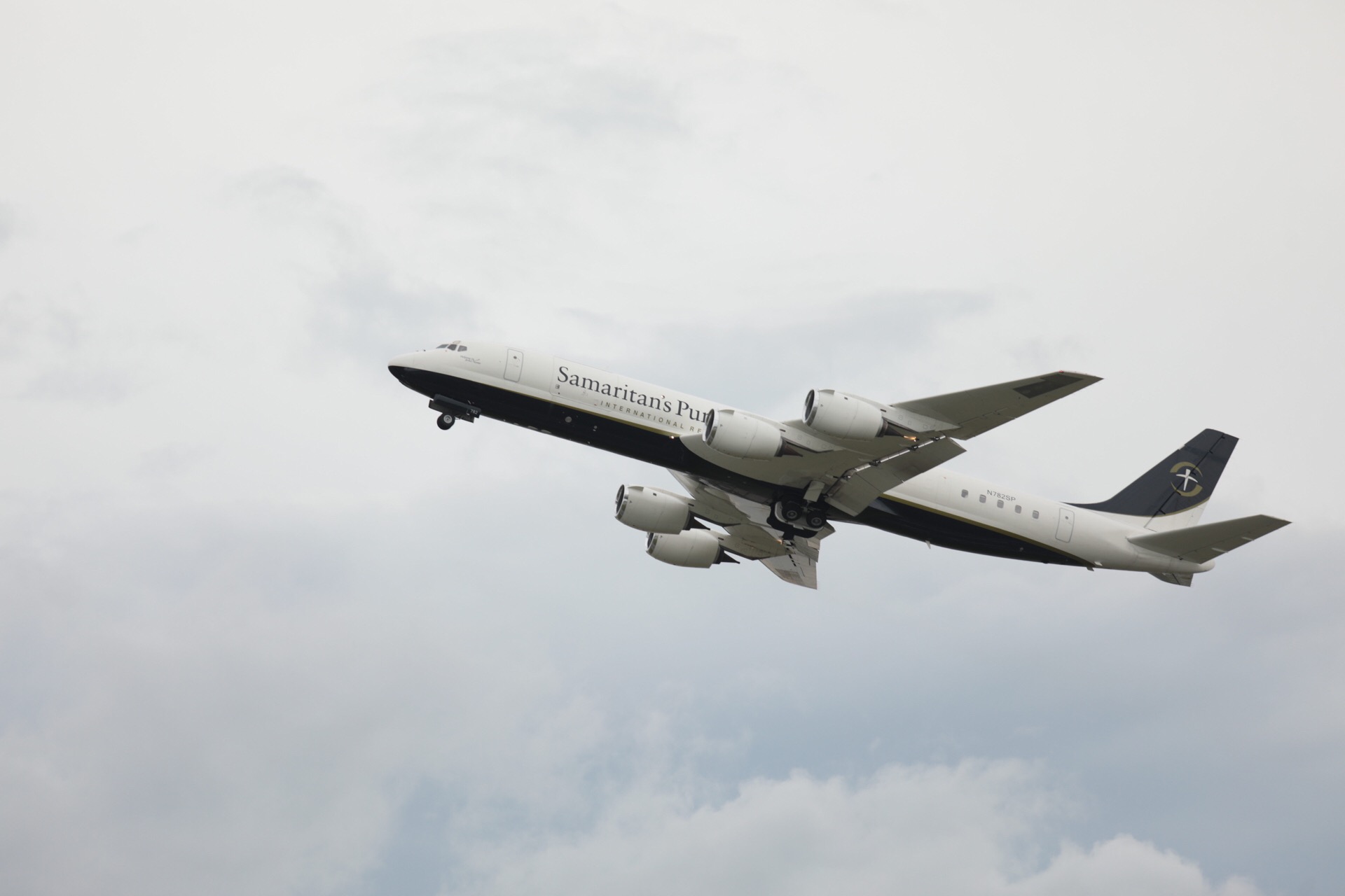 Samaritans purse to retire douglas dc-8