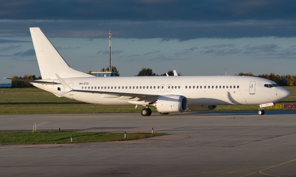 SmartLynx Boeing 737