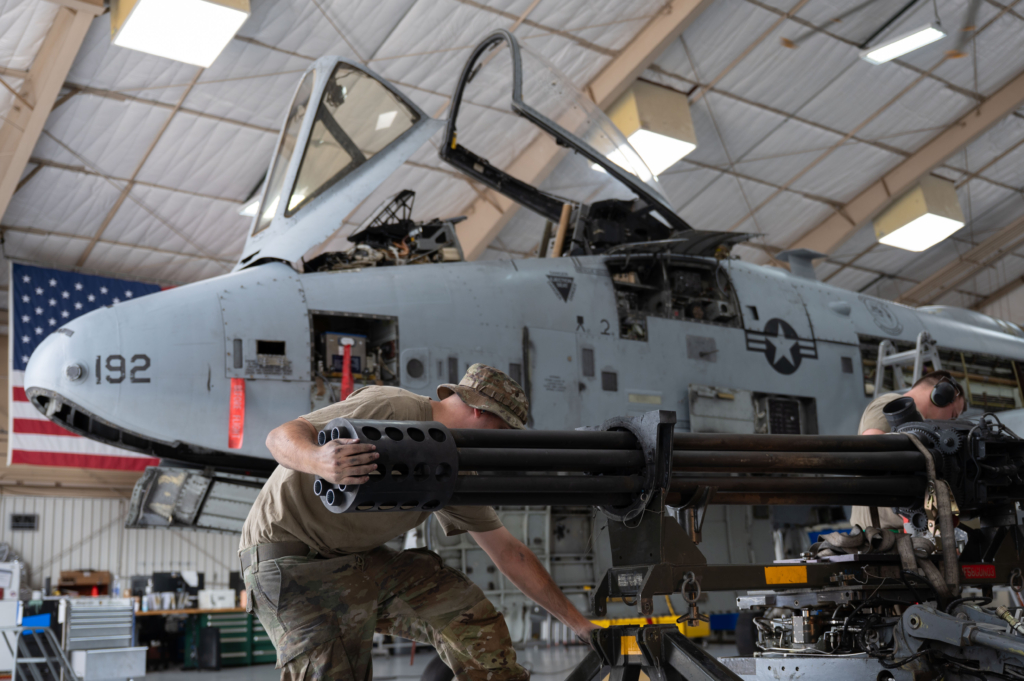 U.S. Air Force Airmen remove the GAU-8 Avenger Gatling Gun from an A-10C Thunderbolt II 