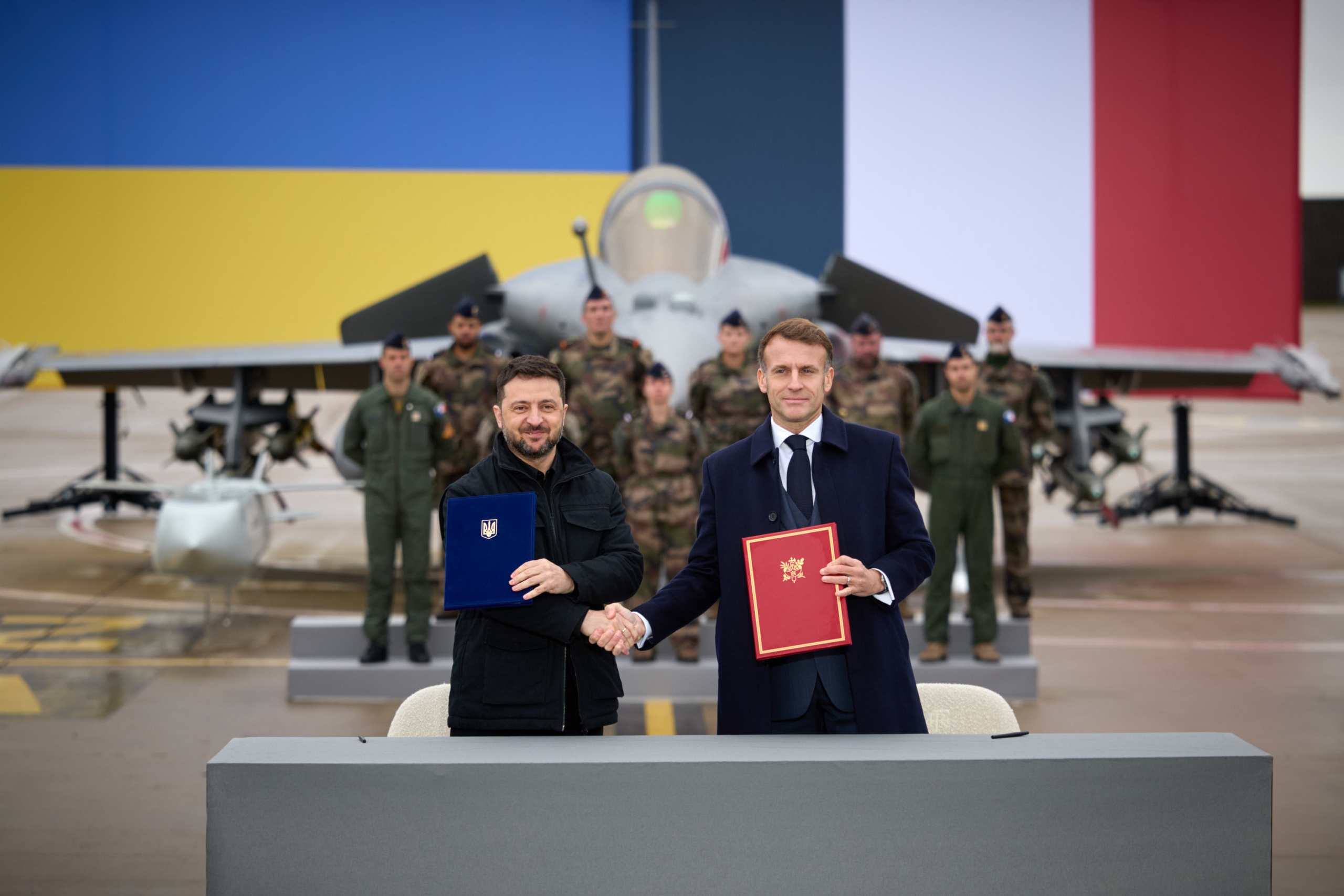 Zelensky and Marcon sign letter of intent for Rafales