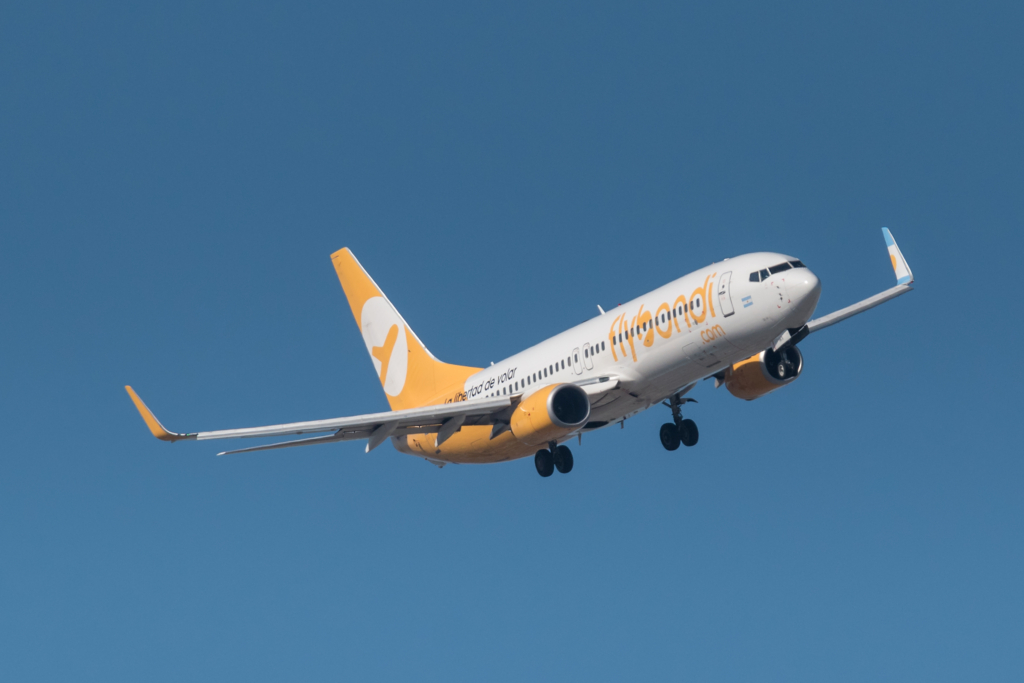Flybondi Boeing 737-800 flying