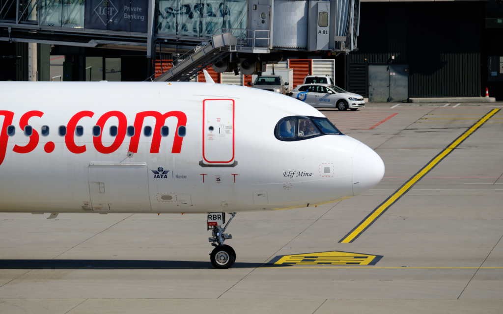 Pegasus Airlines A321 taxying 