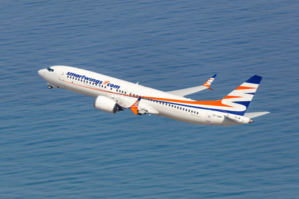 Smartwings Boeing 737 taking off