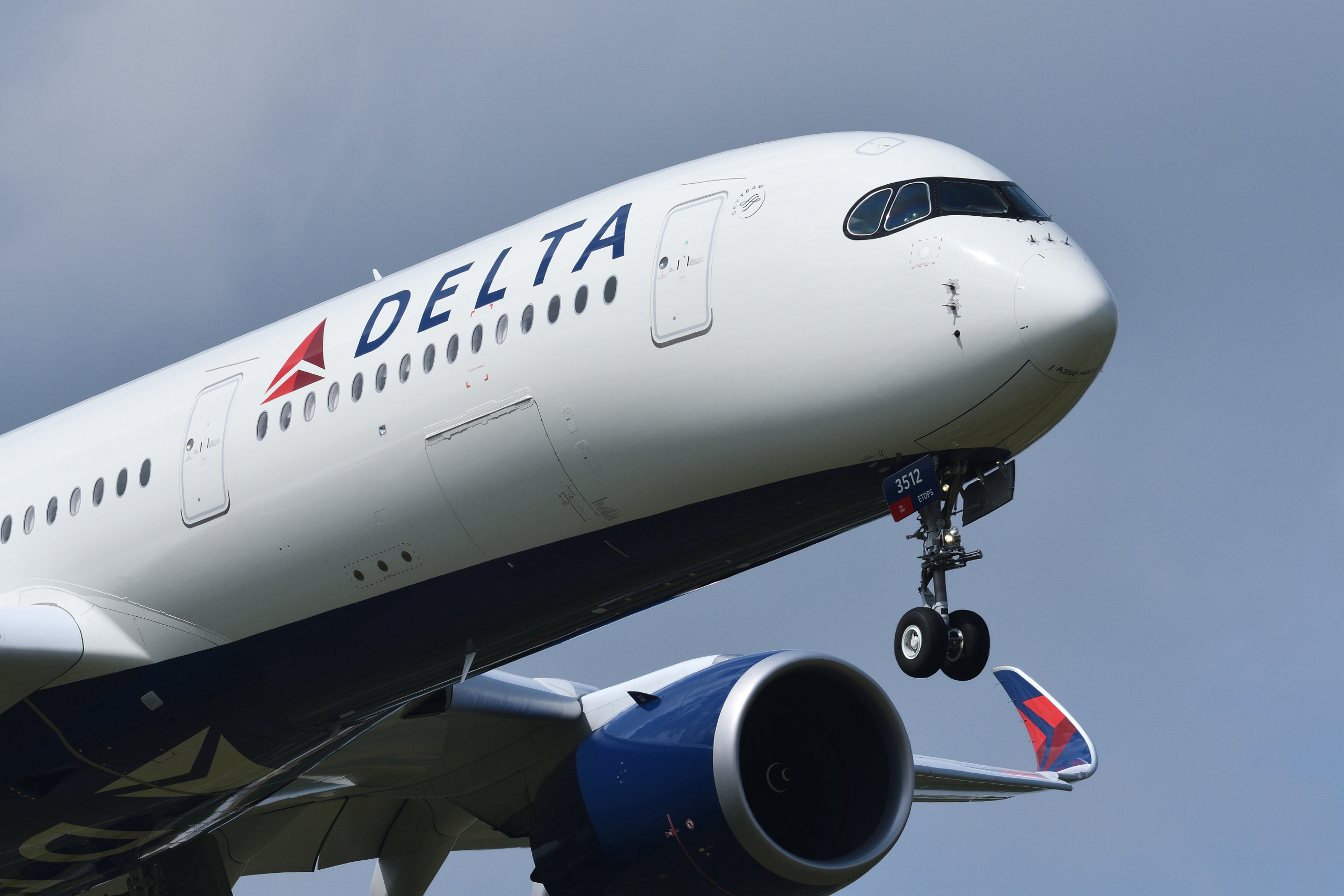 Delta Air Lines A350 landing