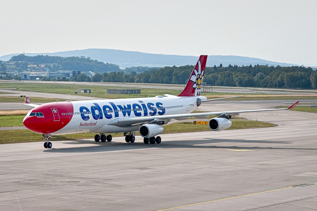 Edelweiss Airbus A340-300