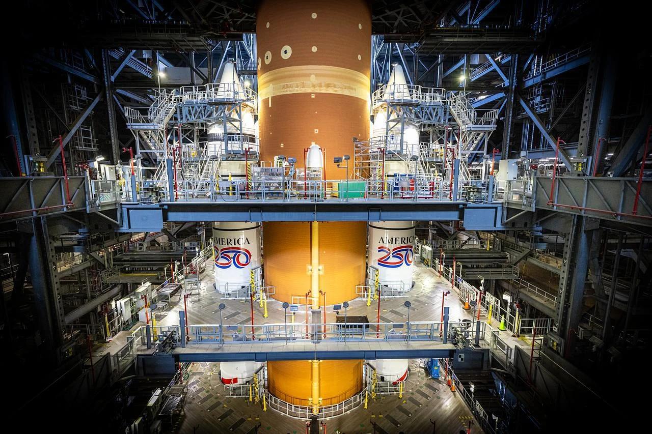 Engineering teams wrap up Artemis II rocket’s path to the launch pad