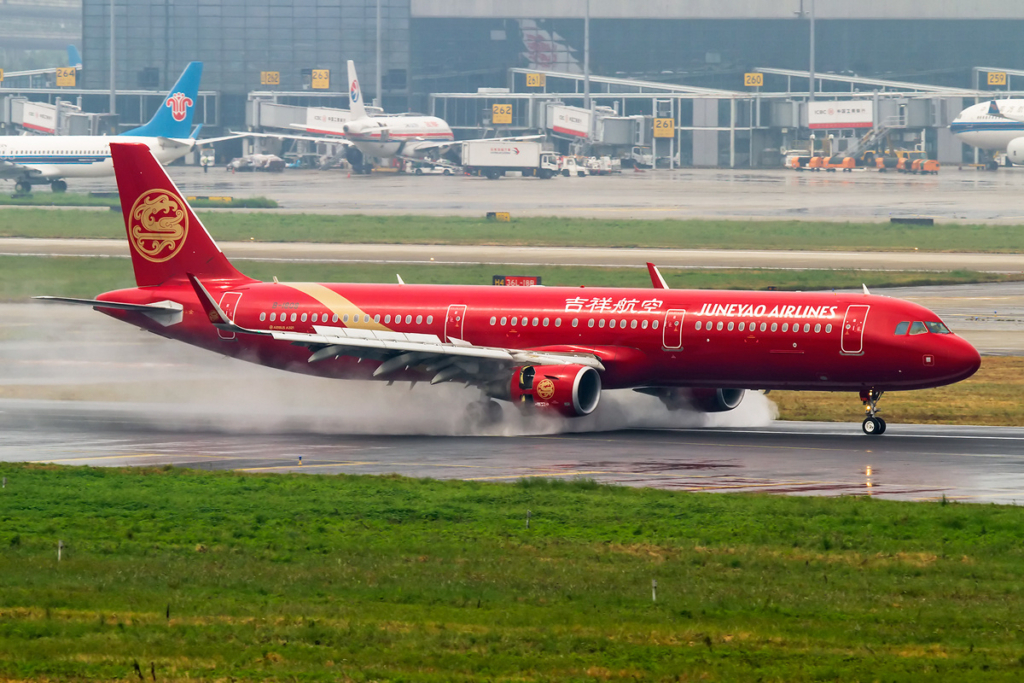 Juneyao Airlines Airbus A321