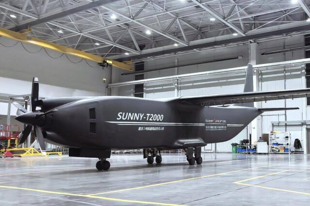 Shenyang-developed cargo drone SUNNY-T2000 on display