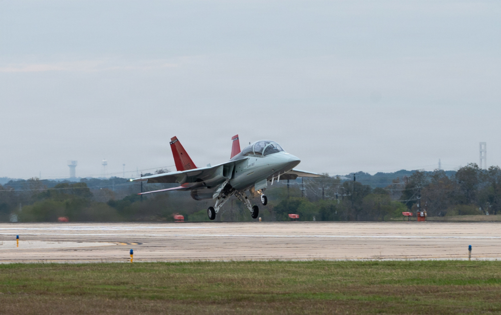 first t-7a red hawk arrives at USAF