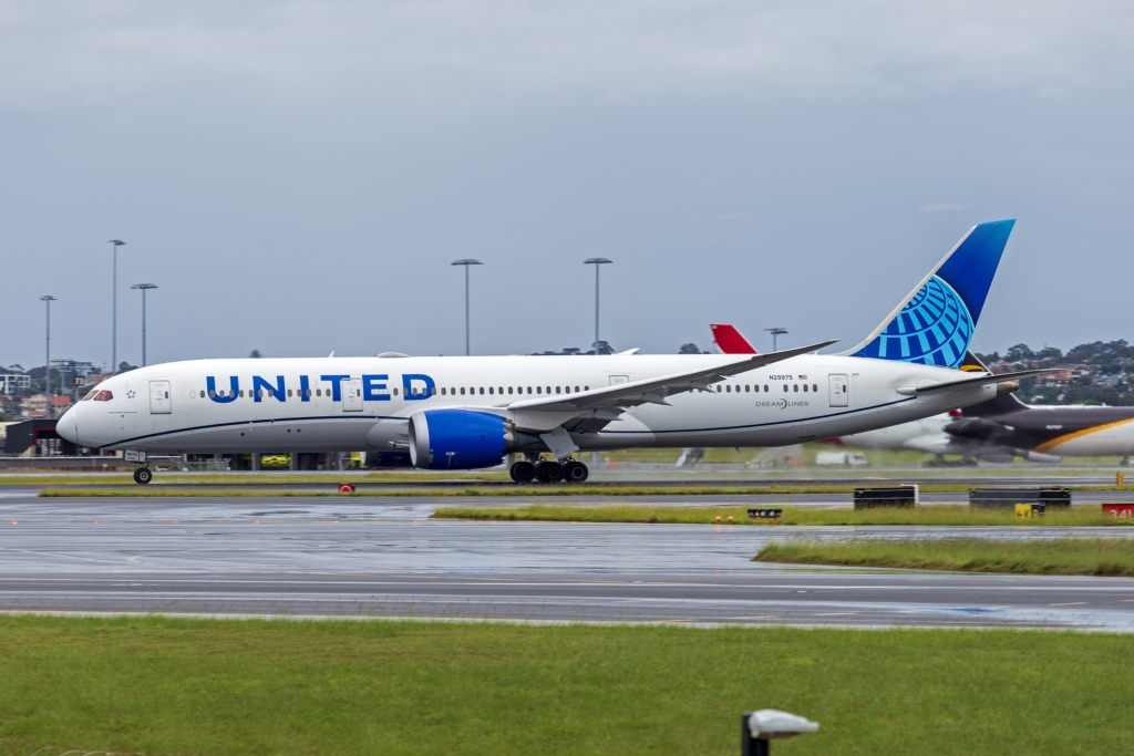 UA 787-9