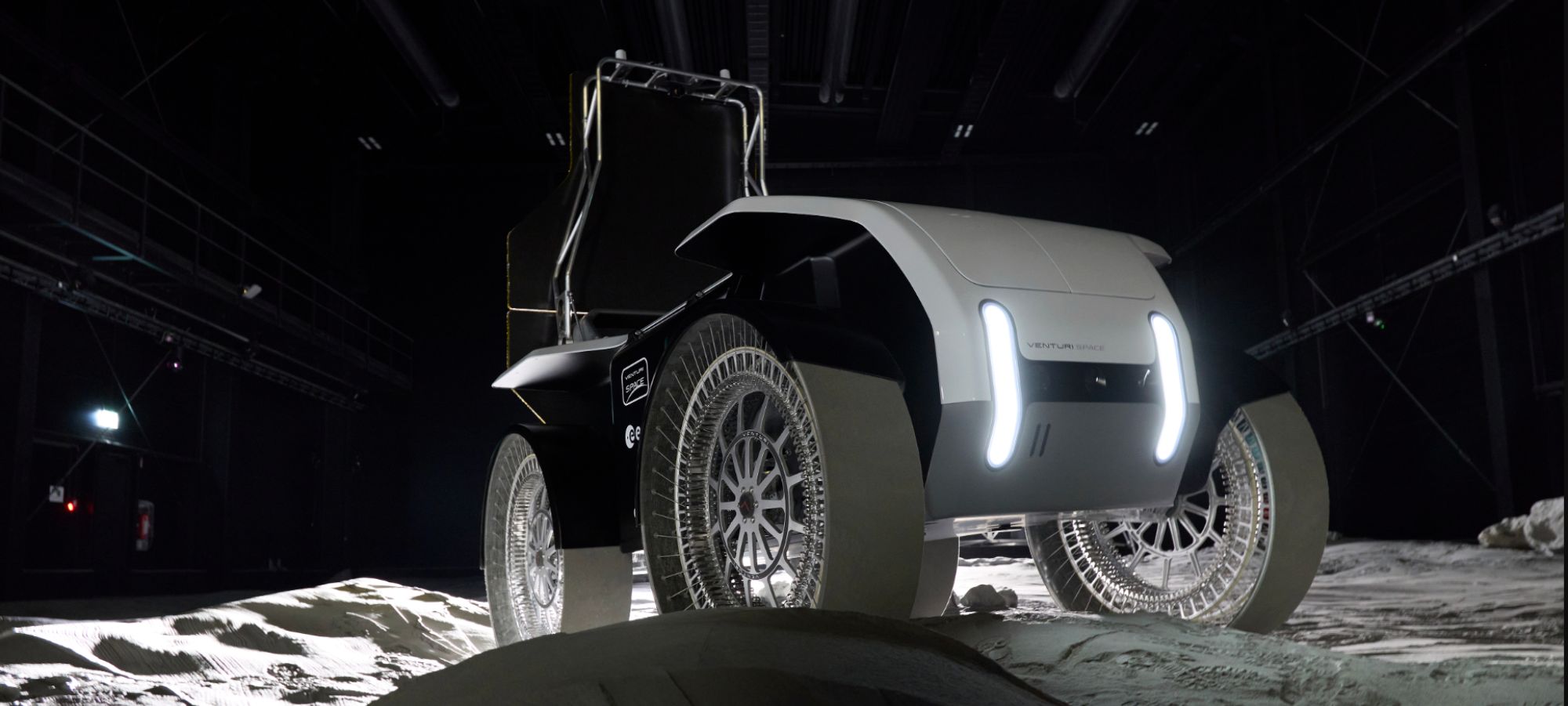 Mona Luna lunar rover