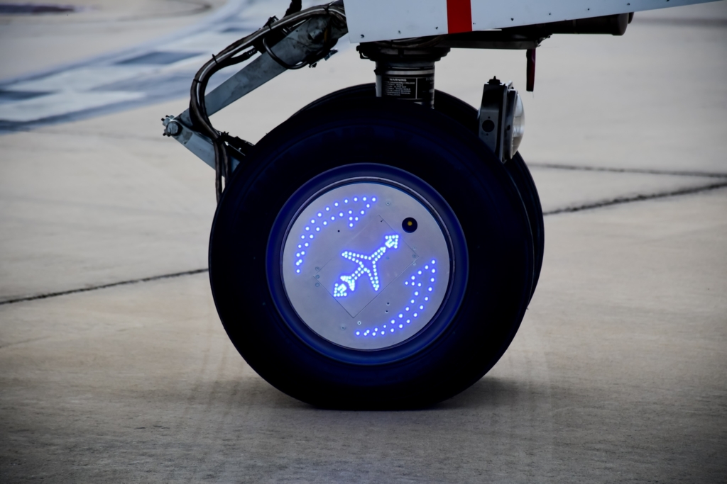 WheelTug electric aircraft taxiing system
