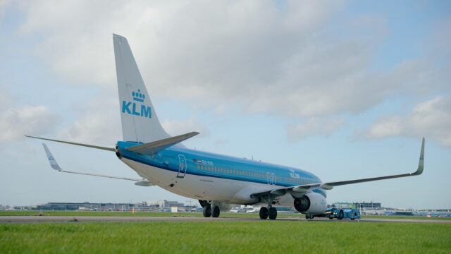 KLM's 1st Boeing 737-800 heads for end-of-life recycling