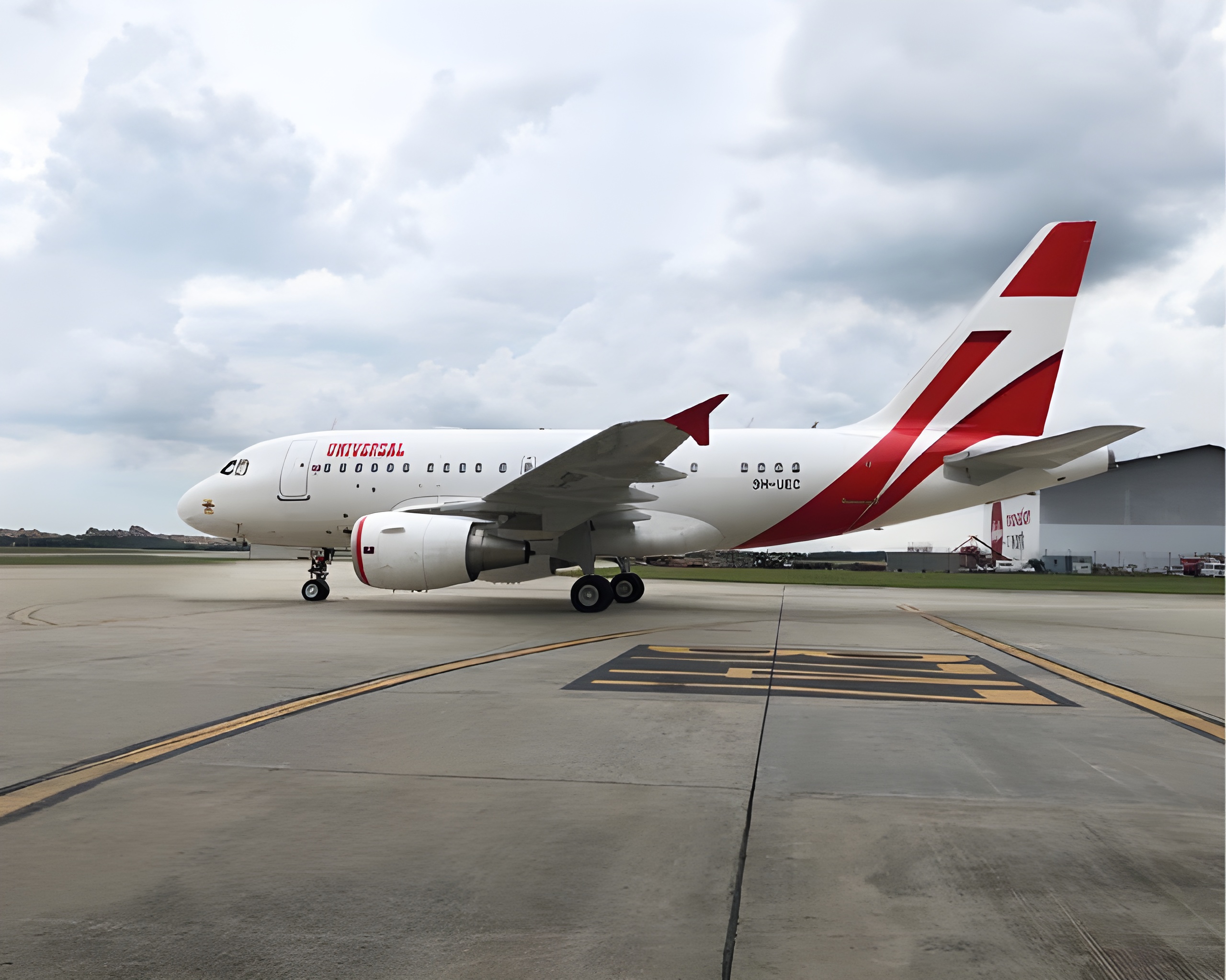 ACJ318 9H-UEC Comlux