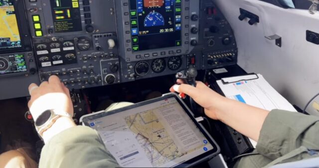 AI-CO-pilot-on-pilots-knee-board