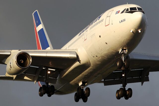 Cubana de Aviación Ilyushin IL-96 Landing from Havana, Cuba