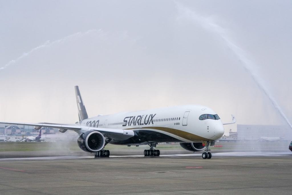 STARLUX first A350-1000